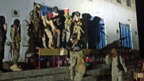 مليشيا الاخوان بشبوة تقتحم منصة التظاهرة السلمية وتنفذ حملة ملاحقة وترهيب للمواطنين