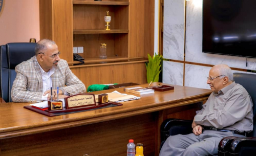 الرئيس القائد "عيدروس" يلتقي رئيس مجلس إدارة مؤسسة "الأيام" للصحافة والطباعة والنشر
