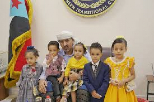 الرئيس الزبيدي يدعو الى نشر المحبة وإعلاء قيم التصالح والتسامح الجنوبي