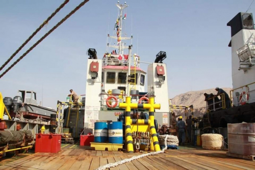 الإمارات تُزود ميناء المكلا بقاطرة بحرية جديدة