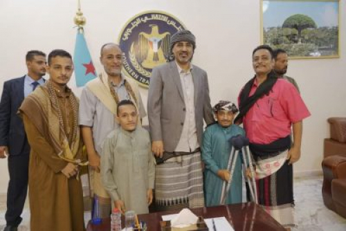 لليوم الثاني.. الرئيس الزُبيدي يستقبل جموع المهنئين بعيد الأضحى المبارك