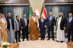 العليمي يعارض تخصيص الدعم السعودي الخاص بالرئاسي لخدمة الشعب (الكهرباء) 
