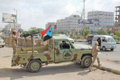 ما دلالات سيطرة "الانتقالي الجنوبي" على عدن بهذه السرعة؟