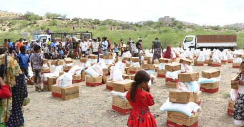 الهلال الأحمر الإماراتي يسير قافلة اغاثية بمناسبة عيد الأضحى لأهالي الوازعية