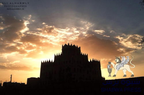 بعد سرقة ثرواتها النفطية.. الشرعية تطفئ أنوار شبوة