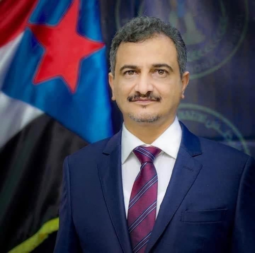 خاص لـ "شبوة برس" محافظ عـدن "لملـس" يؤدي اليمين النظامية أمام الرئيس هادي