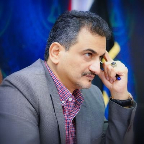 محافظ عدن يبدأ بحث الأولويات بعد أدائه اليمين الدستورية