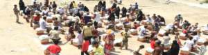 لليوم الثالث على التوالي..الهلال الأحمر الإماراتي يوزع المساعدات الغذائية على متضرري السيول بمحافظة الحديدة