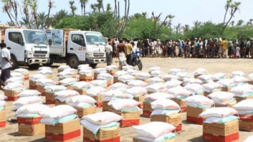 "الهلال الأماراتي" يواصل توزيع المساعدات لليوم الثالث على التوالي لمتضرري السيول بالساحل الغربي