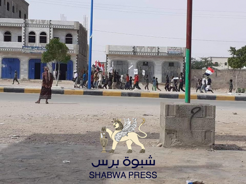 مهرجي الائتلاف الوطني انحطاط ودجل وافتراء على الأموات (الشهداء) 