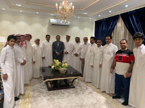 محافظ عدن يناقش مع عدداً من رجال المال والاعمال من ابناء يافع فرص الإستثمار والمشاريع التجارية بعدن