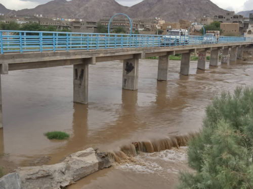لعجز الدولة وتقاعسها عن القيام بواجبها : أبناء بيحان الأعلى  يشرعون في انشأ الجسر الثاني