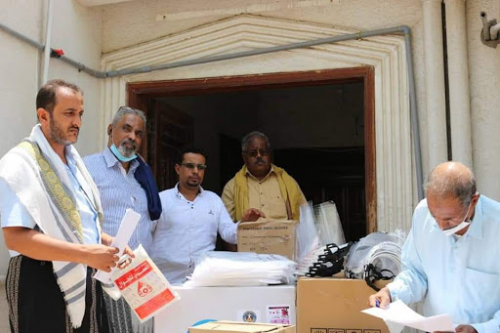 باشراف الانتقالي: مديرية دوعن تتسلم حصتها من الدعم الطبي الإماراتي