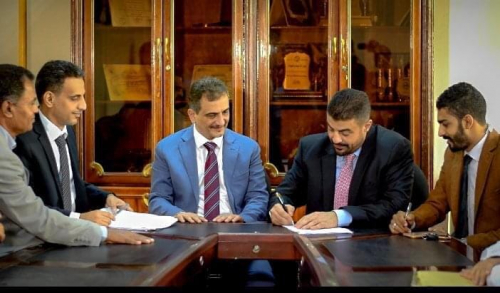 رسميا: محافظ عدن "أحمد لملس" يستلم مبنى السلطة المحلية