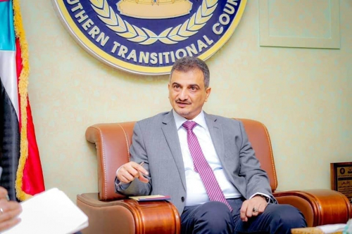 محامي عدني.. رسالتي للأخ محافظ محافظة عدن "لملس" .. عليكم الاستعانة بالصين 