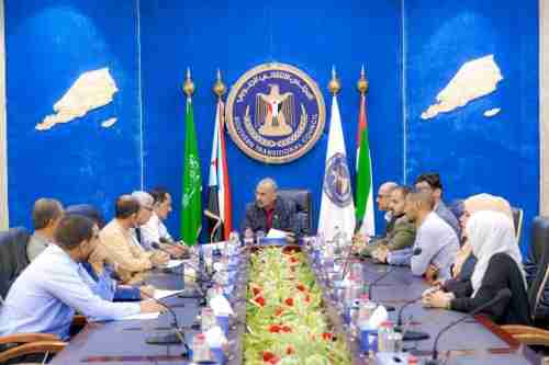 الرئيس الزُبيدي: القوى اليمنية عملت جاهدة لهدم البعد الثقافي الجنوبي وبجهود مثقفينا سنستعيد هويتنا الثقافية