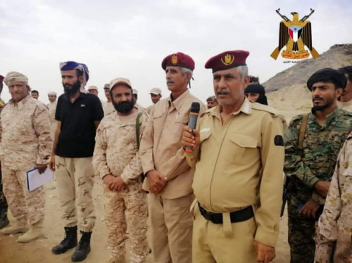 أركان حرب محور أبين القتالي يتفقد قوات اللواء الرابع عشر صاعقة