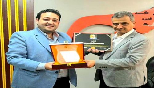 خبير عربي: تكريم المحافظ لملس نظير الجهود الكبيرة والداعمة لقطاع السياحة والاستثمار