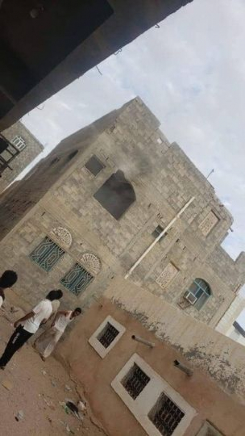 منها بيت "الناصري": مليشيات الإخوان قصف منازل المواطنين في عتق