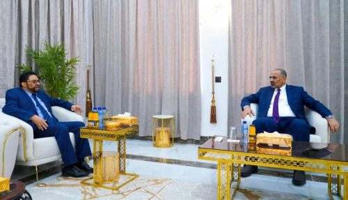 الرئيس الزُبيدي يشدد على عودة إذاعة وتلفزيون عدن من الخارج