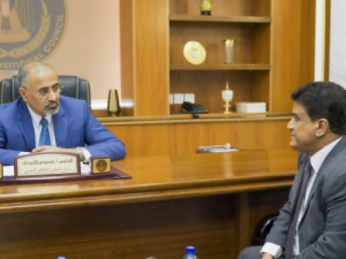 الزُبيدي يطالب وزارة النفط بضمان إمدادات الديزل والمازوت لمحطات الكهرباء