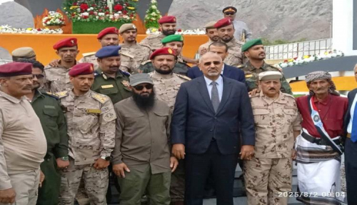 الرئيس الزُبيدي يفتتح النصب التذكاري للشهيد القائد البطل أبو اليمامة