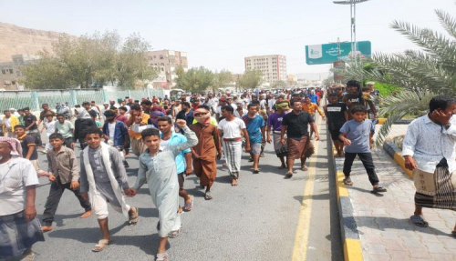 مسيرات سلمية في سيئون تطالب بسقوط شرعية الفساد