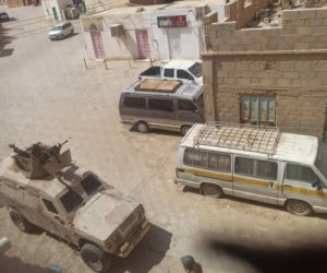 عاجل: اشتباكات عنيفة بين قوات أمنية ومحتجين في تريم على خلفية تصاعد الغضب الشعبي