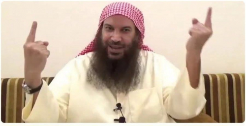 الكويت تفصل مطوع سلفي متصهين من الامامة وتطرده من سكنه