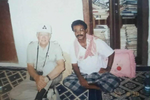 الرئيس الأمريكي كارتر يزور الصحفي بن سميط في منزلة بشبام