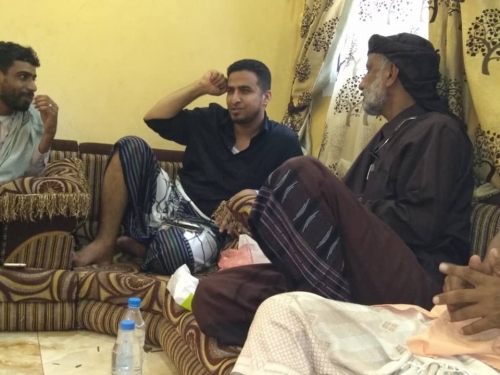 رئيس إنتقالي شبوه يلتقي قائد في قوات الحزام الأمني لمناقشة ترتيبات تحرير شبوه  