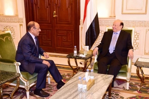 أكدت على انها ستواجه تمرد عدن ..حكومة هادي تجدد مد يدها للسلام مع الحوثيين 