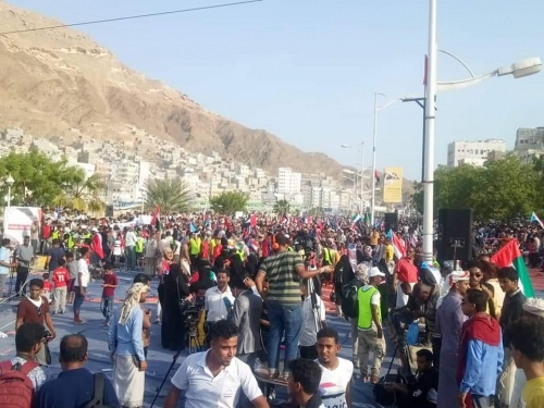 باحث أكاديمي : لماذا تخلف أنصار الوحدة والأقلمة من الحضارم من النزول إلى الشارع