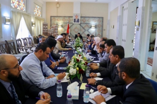 "حوار جدة" : الشرعية اليمنية لم ترفض المسودة ولكنها "تماطل بقبولها" لوقوعها بين خيارات أحلاهم مر