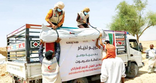 خيام الإمارات تأوي أسر المناطق الريفية بدوعن 