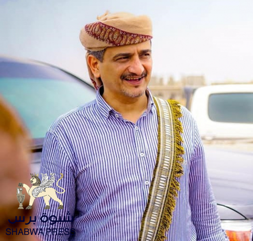 قولوا لـ لملس لا يفكر يستقيل....الشعب جنبه والقيادة كلها.