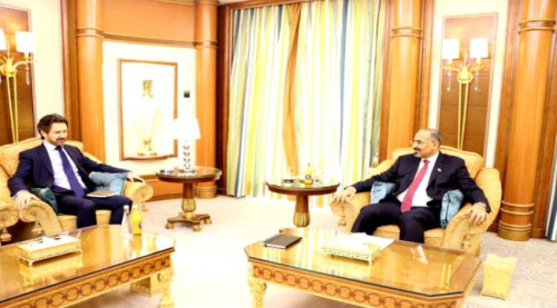 رئيس المجلس الانتقالي يناقش مع بعثة المملكة المتحدة عددا من المواضيع المهمة