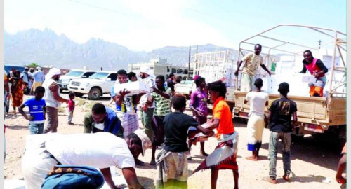 #خليفة للأعمال الإنسانية توزع المساعدات الغذائية على الأسر المحتاجة في سقطرى