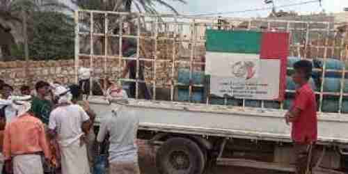 خليفة الإنسانية تستأنف توفير الغاز المنزلي للأهالي بسقطرى