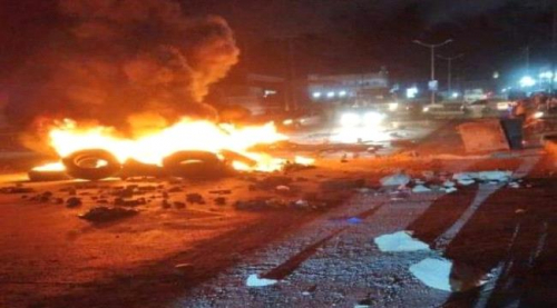 تواصل الاحتجاجات الشعبية الغاضبة في الشحر