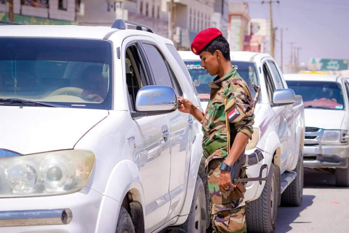 قوات دفاع شبوة تنشر نقاط أمنية على تقاطعات عتق