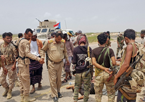 توتر عسكري في المهرة ولقاءات حوثية – إخوانية في صلالة