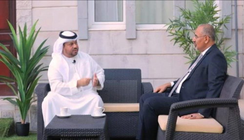 موعد بث مقابلة الرئيس الزُبيدي على قنوات الإمارات