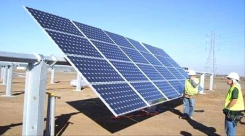 بدء تركيب ألواح محطة كهرباء الطاقة الشمسية الإماراتية بعدن