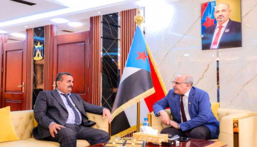 "الكثيري يبحث خطط تطوير مطار عدن الدولي ومشاريعه المستقبلية"