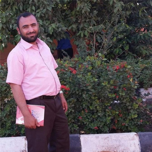 وزير اللعب بـ "المكّبّــة" يمنح طالبا منصب وكيل وزارا لتسهيله حصول مسئولين على شهادات ماجستير 