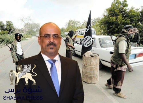 عناصر الإخونج والقاعدة تجهز أطقم عسكرية بأعلام الجنوب وصور الزبيدي للقيام بأعمال قذرة 