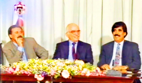 عند توقيع اتفاقية جـدة : على الجنوبيين مد يد للسلام والأخرى ترفع السلاح للحرب 