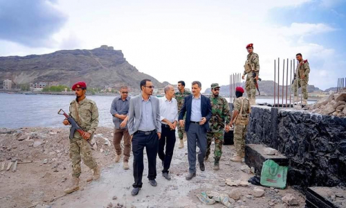 المحافظ لملس : التقاعس والإهمال وراء ظاهرة انتشار العشوائيات بـعدن