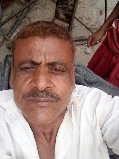 وفاة ضابط بحري جنوبي معتصم امام مقر التحالف العربي بعدن